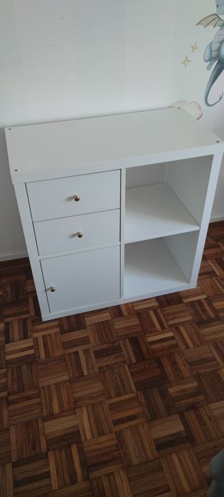 Kallax com 2 gavetas e Porta