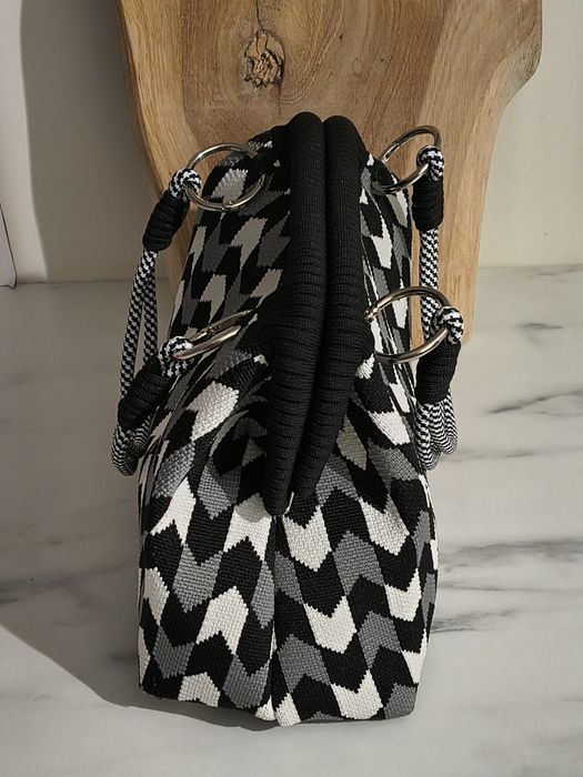 Torebka damska czarno biała