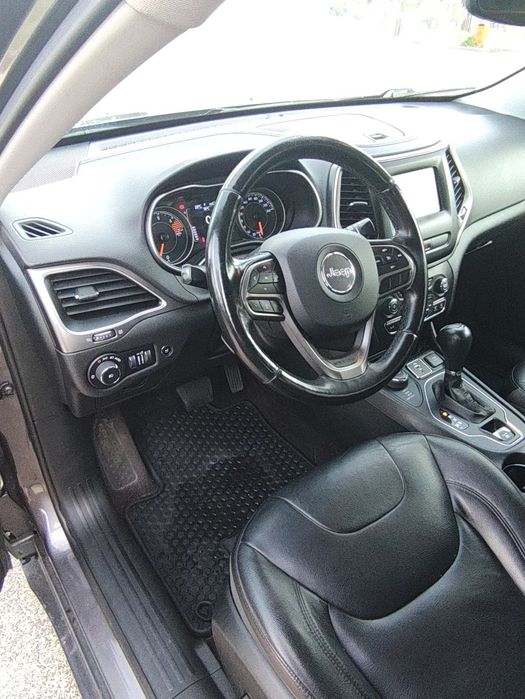 Jeep Cherokee Jeep Cherokee 2.4