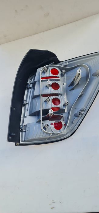 farol Farolim trás OPEL ASTRA H  ESQUERDO/DIREITO carrinha SW   NOVO