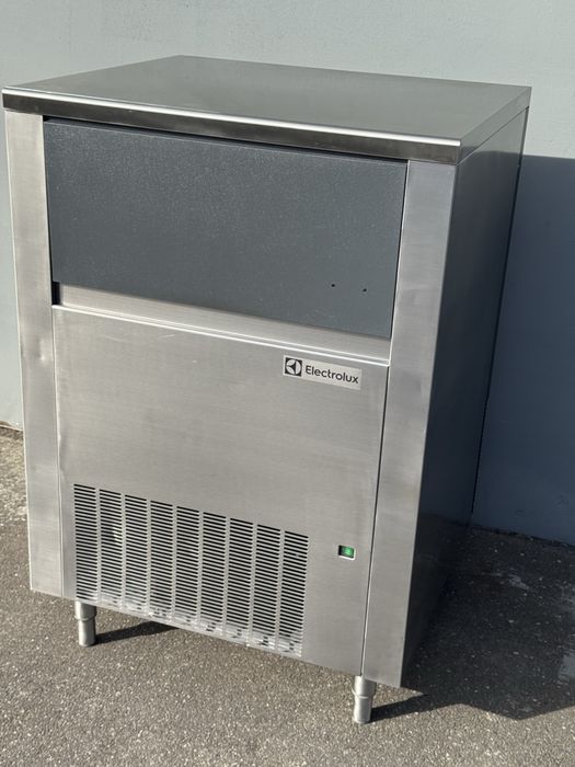 Kostkarka 130kg/24h Electrolux