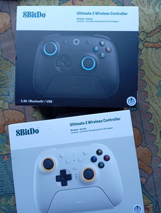 геймпад 8BitDo Ultimate 2 Wireless Controller.