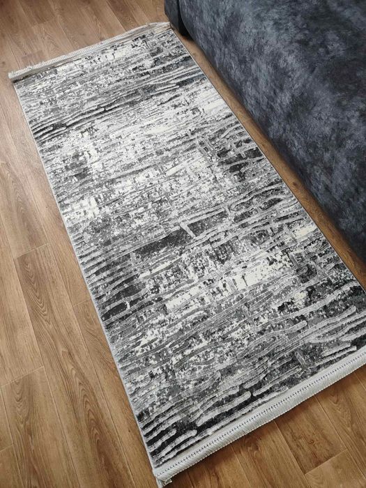 Современние ковры в сером цвете