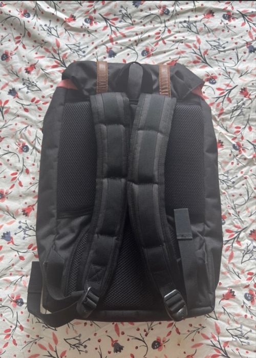 Mochila Herschel Nova – Estilo e Qualidade