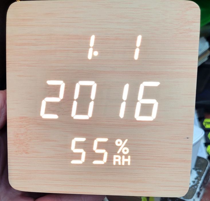 Годинник куб електронний