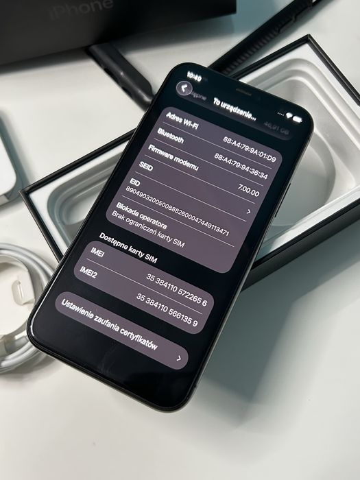 IPhone 11 Pro • 64GB • 83% • Słuchawki Na kablu • Kabel
