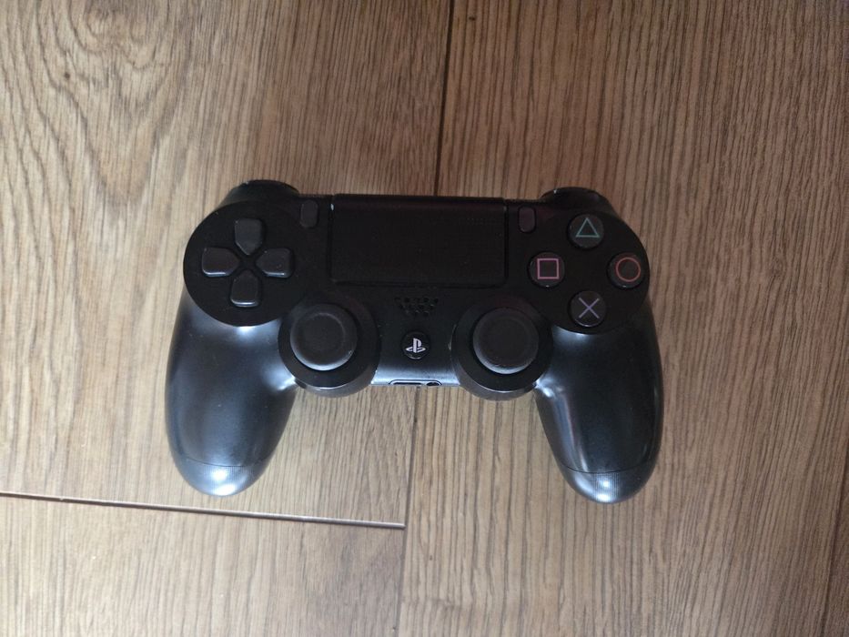 Konsola Ps4 Slim 500GB z padem