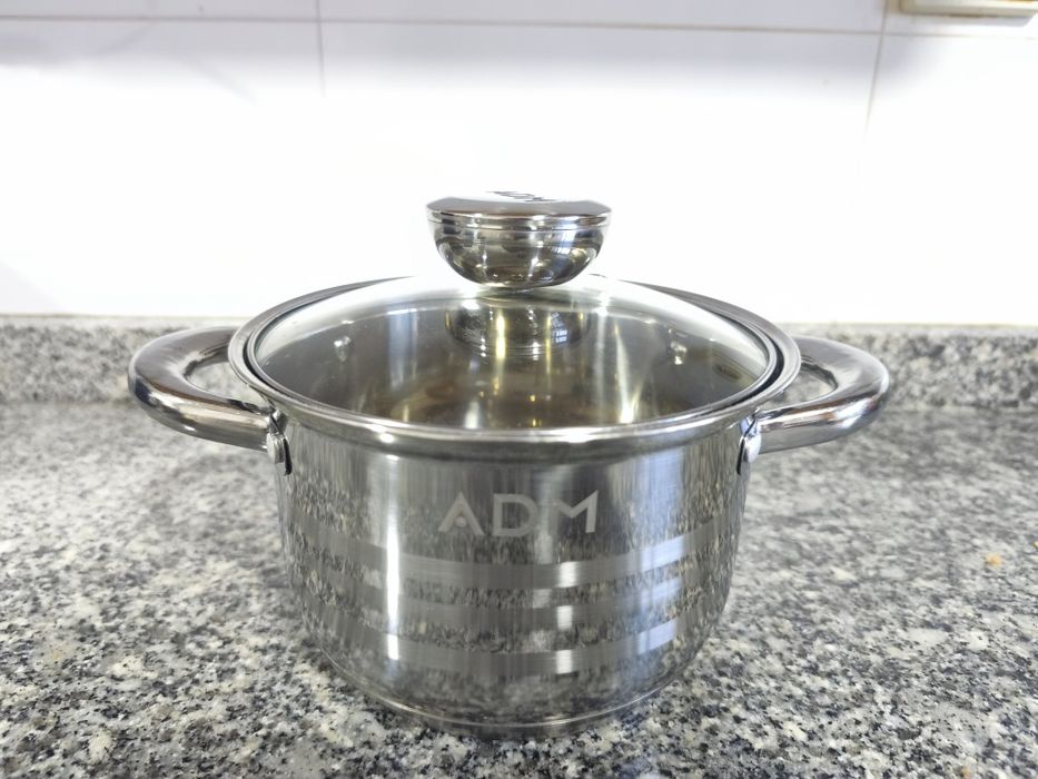 Trem de 6 panelas de cozinha em inox