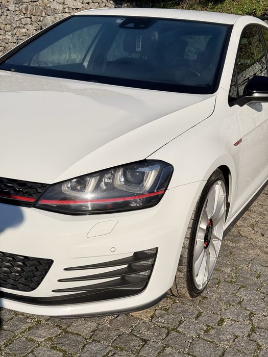 Volkswagen Golf 7 GTI 2.0 TSI DSG 230cv