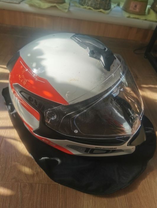 Продається шолом BMW