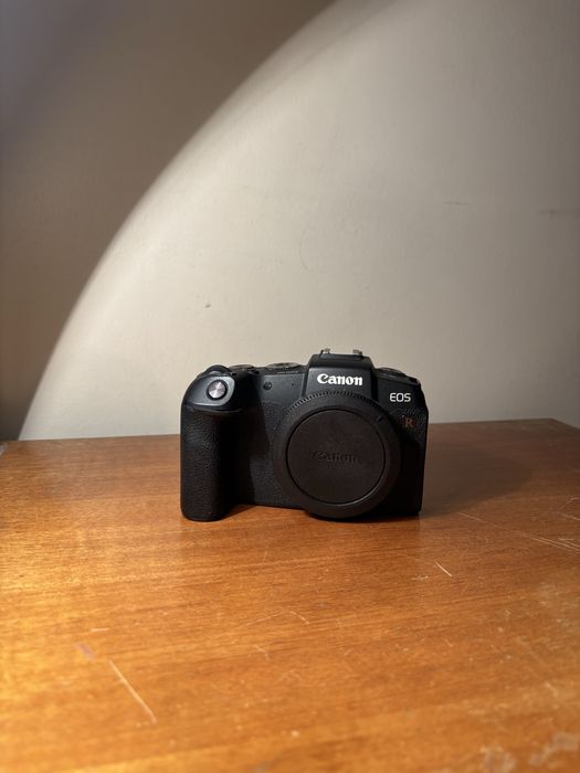 Canon RP + 4 objetivas + adaptador EF-R