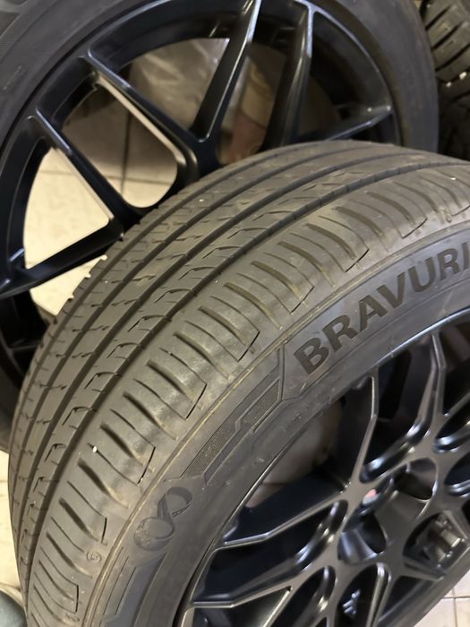 Продам майже нові літні шини Barum Bravuris 5HM 235/50 R19