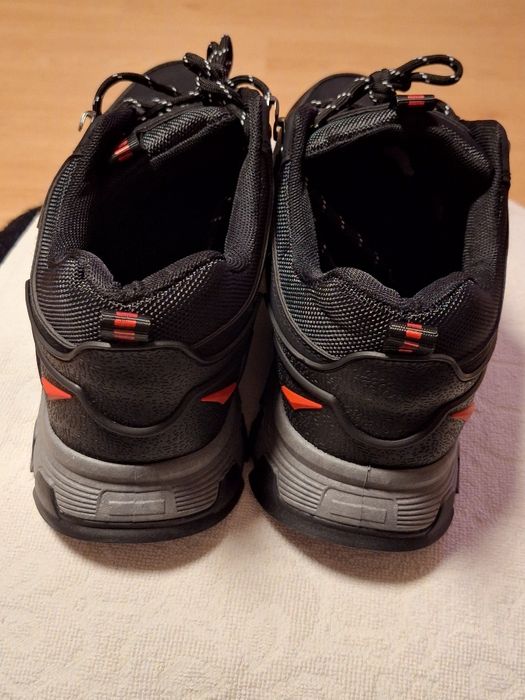 Tenis sapatos de caminhada novos 44