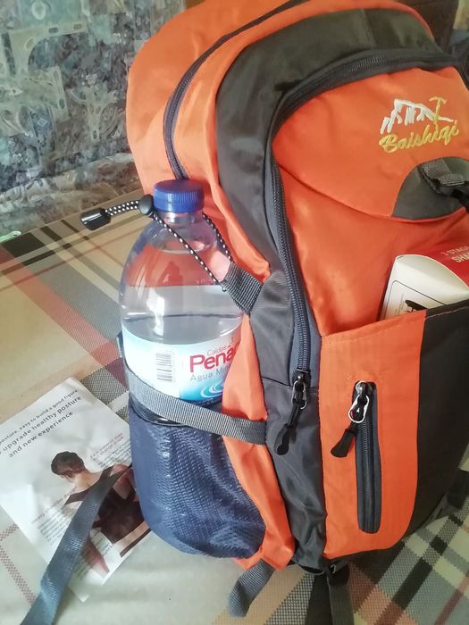 Vendo mochila Nova com 50 cm útil para campismo escola caminhadas