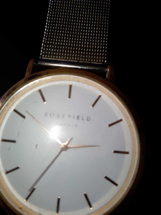 продам часы ROSEFILD