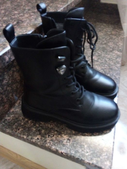 Продам зимові чобітки