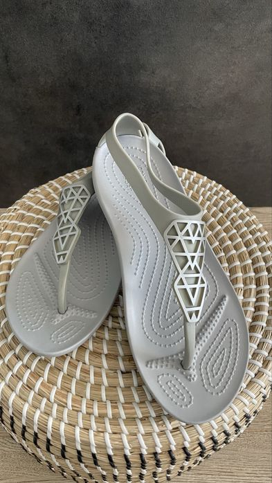 Crocs japonki Serena Embellish Flip W Silver W8 38/39