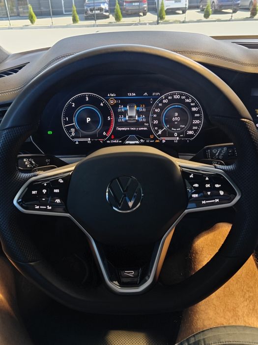 VW Touareg 3 камери 360 Area view встановлення