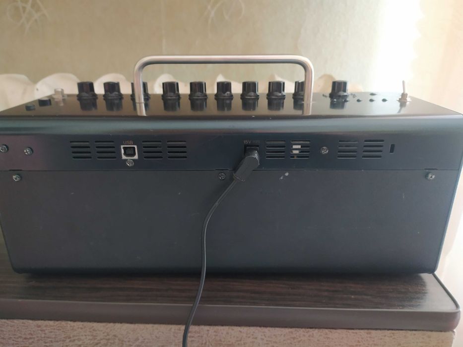 Комбик Yamaha THR10C