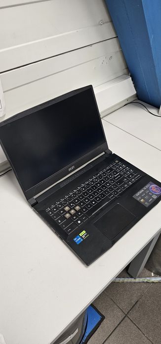 MSI Katana 15 B12V - RTX4050m i5-12450H, 16GB/1TB