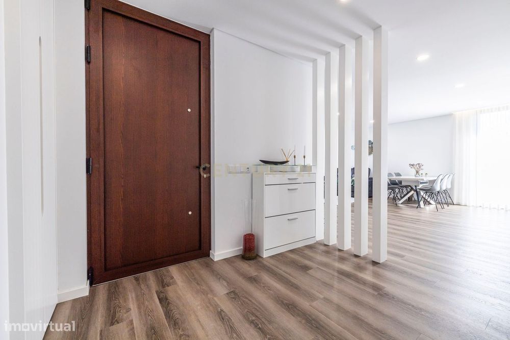 Moradia T4 Moderna com Piscina Aquecida e Jacuzzi a 15 Minutos da Prai