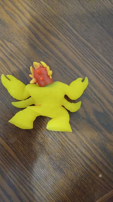 Игрушки детские: машинки, зверюшки, резиновая для растягивания