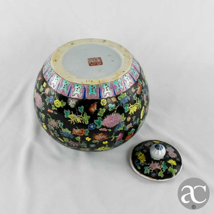 Pote de gengibre, Família Negra, Porcelana da China, circa 1960