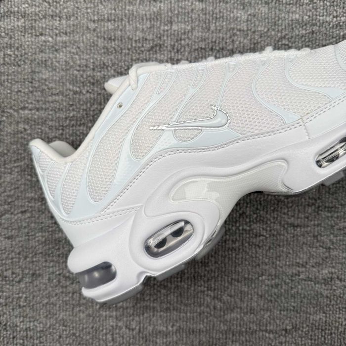 Air Max TN Plus White R.40