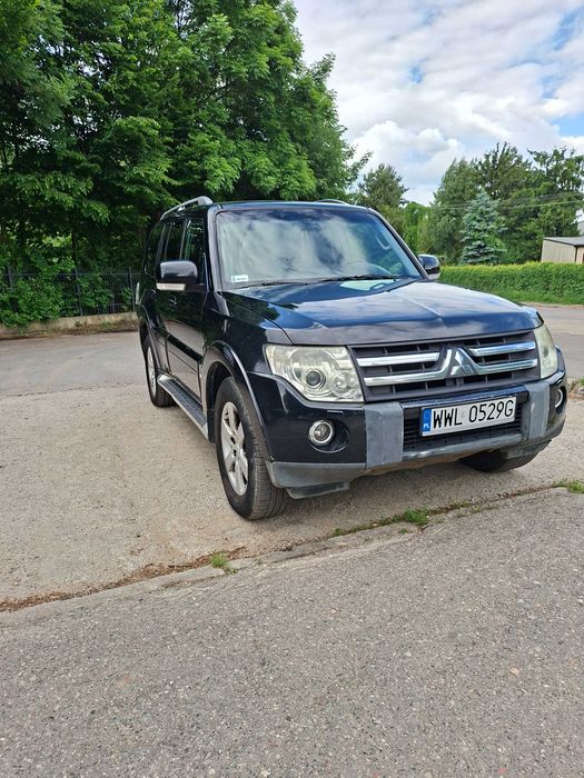 Mitsubishi pajero 3.2 did 2007r 7 foteli uszkodzony