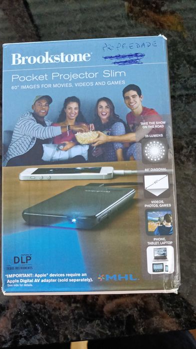 Mini Projetor Portátil Brookstone Pocket Slim, na caixa completo, HDMI MHL 1080p