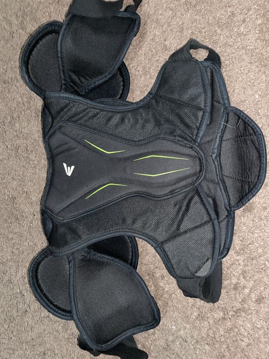 Хокейний нагрудник