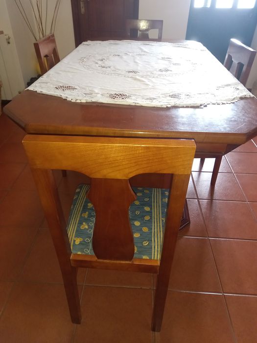 Mesa de jantar madeira maciça cerejeira (entrega zona  Pombal grátis)