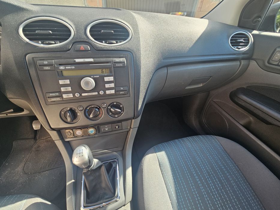 Ford Focus  1.4 benzyna