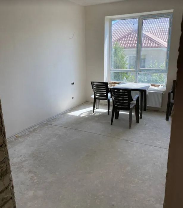 Продаж 2к квартири 77.4 кв. м на вул. Далека