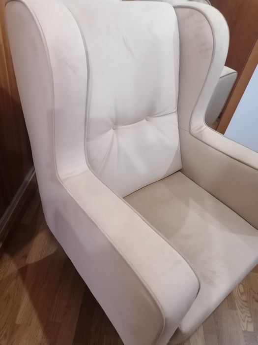 Poltrona em cor beje