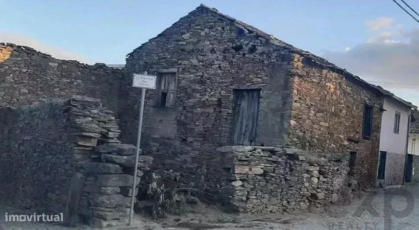 Casa de pedra em São Salvador, Mirandela