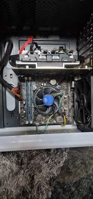 Komputer stacjonarny