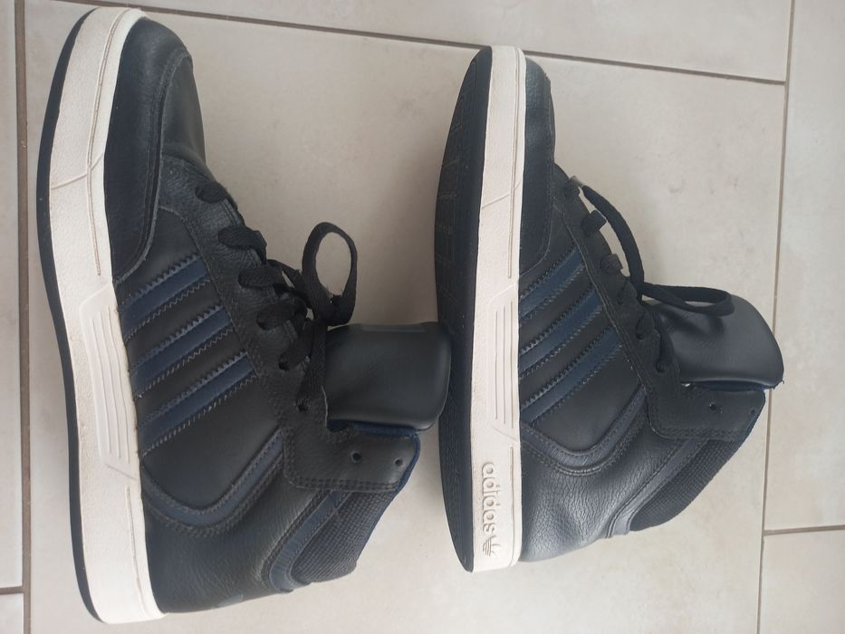 Buty Adidas za kostkę Buty Varial Mid J BY4085 Cblack/Conavy/Dgsogr