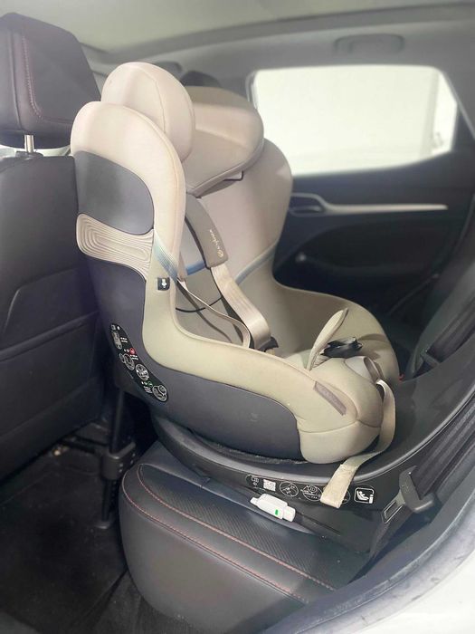 Cadeira Auto Cybex Sirona S2 i-Size Rotativa 360 com Base ISOFIX