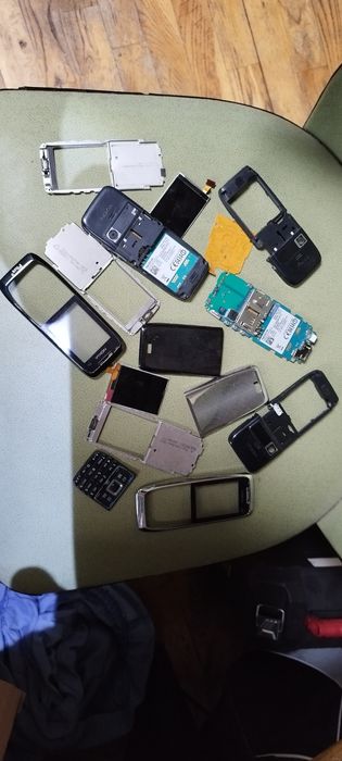 Nokia E51  3 sztuki  w częściach , sprzedaż w całości