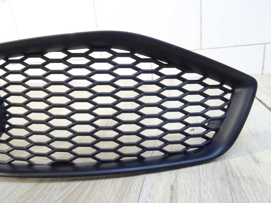Audi S3 A3 8P0 Kratka Zderzaka Lewa 8P0807681D LLU