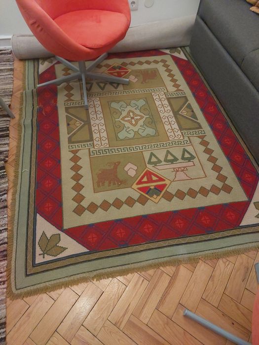 Tapete vintage estilo Arraiolo/étnico em excelente estado.