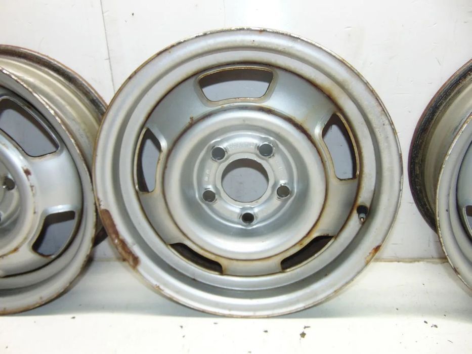 Volvo 244 jantes ferro " usado em bom estado