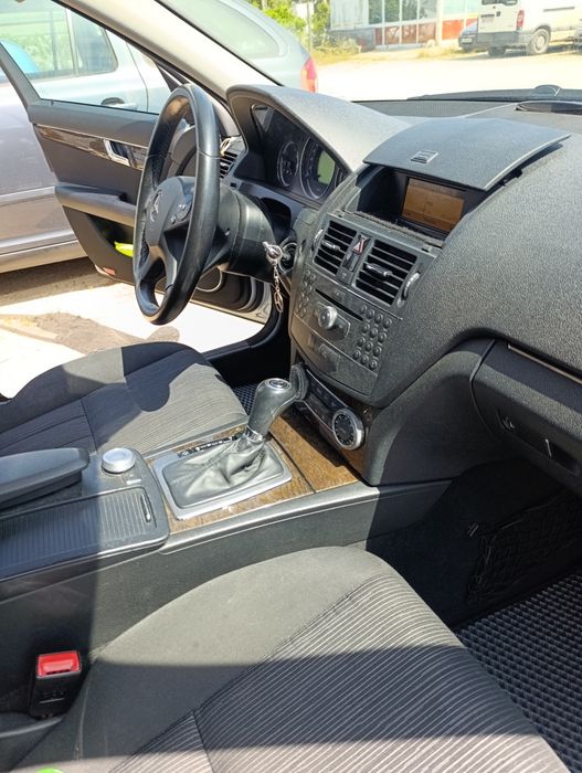 Mercedes Benz C220 CDI do Ano 2008. Só para quem tem bom gosto. Económica, Robusta de um design muito apelativo e com uma durabilidade incontestável.
