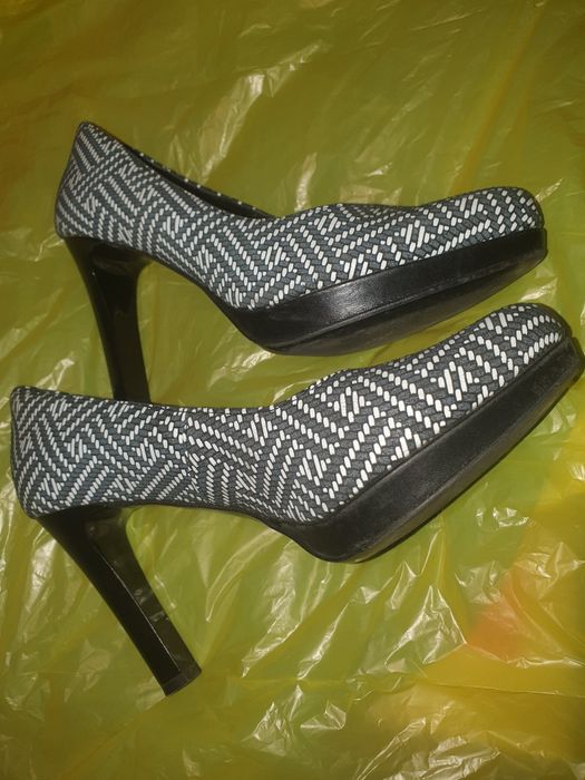 Buty 39r. na obcasie