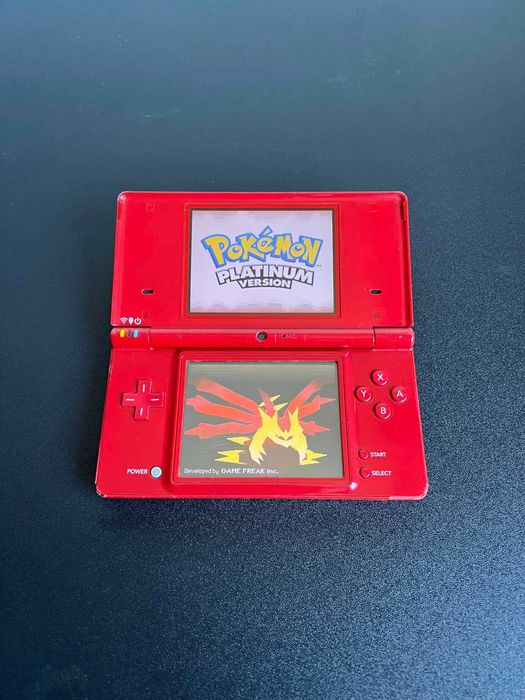 Nintendo DSi Vermelha com 80+ Jogos