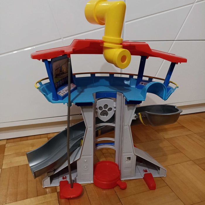 Baza Psi Patrol ze zjeżdżalnią windą i dźwiękiem