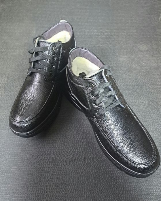 Чоловічі чоботи, черевики. Зимове взуття. Шкіряне взуття чоловіче.