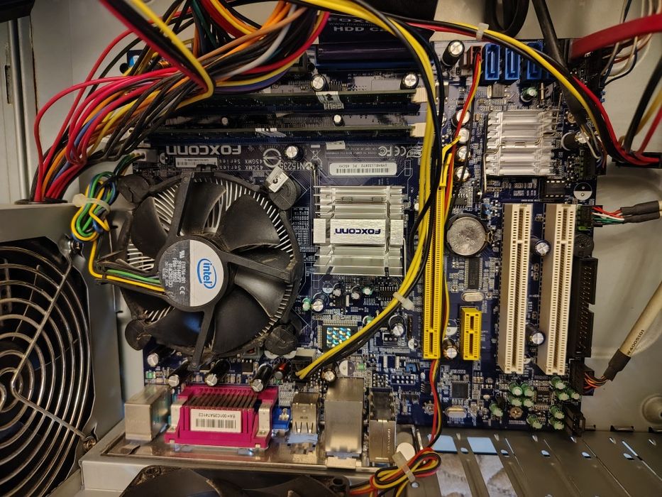 ПК е2200/2gbDDR2/HDD250gb/400w + LG w2242s 22"