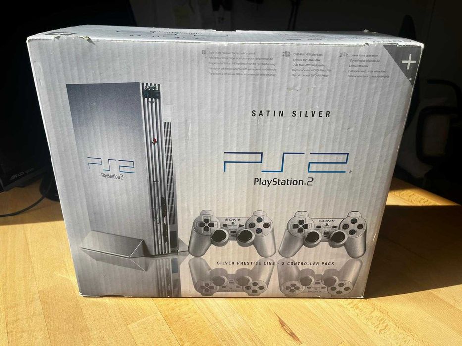 Playstation 2 - Satin Silver - 2 Comandos